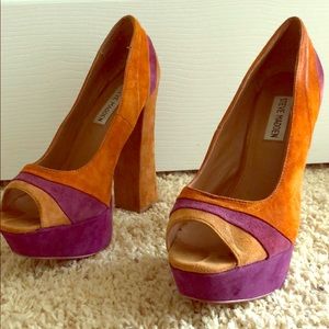 Steve madden suede platform shoe